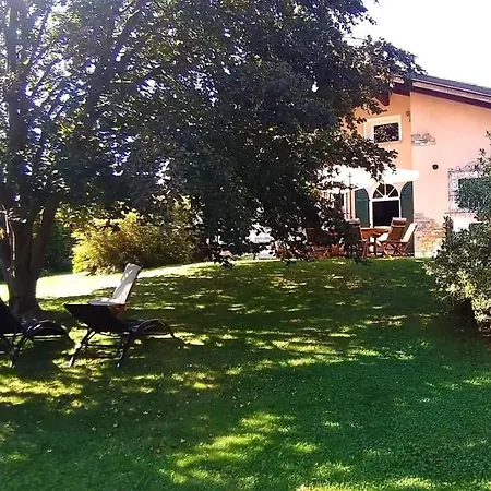 Al Chiar Di Luna Valtellina Frühstückspension Chiuro